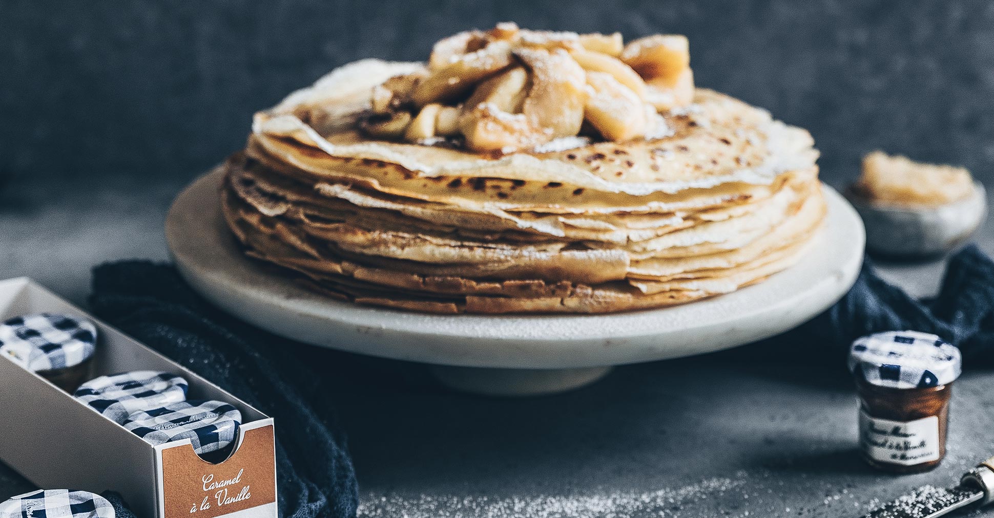 Gateau De Crepes Pommes Caramelisees Et Caramel A La Vanille Bonne Maman Bonne Maman