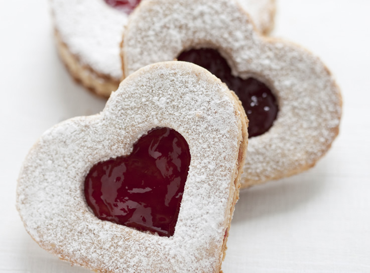 https://www.bonne-maman.com/wp/wp-content/uploads/2020/11/Valentine%E2%80%99s-Day-Cookies.jpg