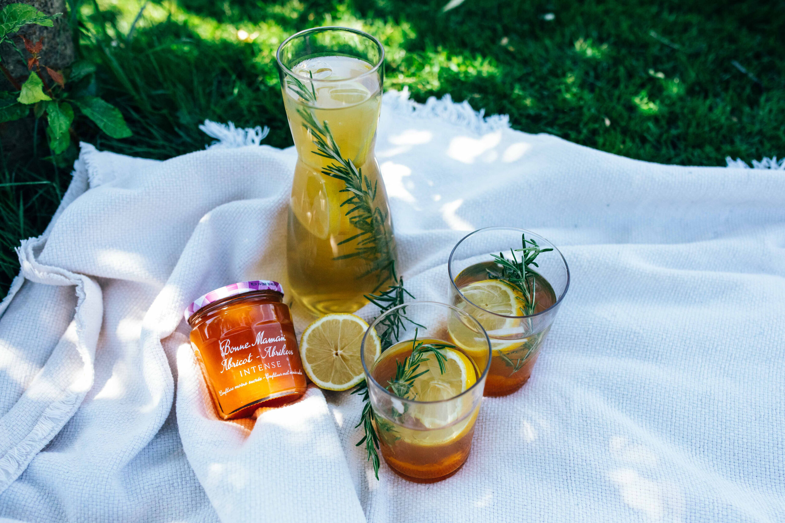 Confiture d'abricots à la menthe